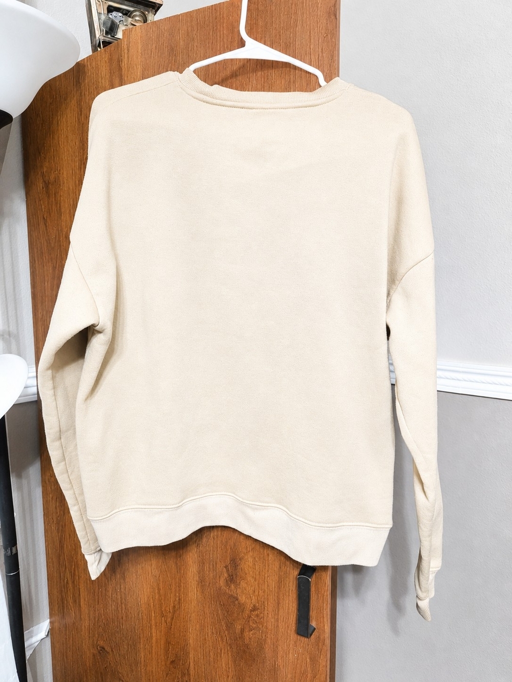SHEIN Women's Crewneck Sweatshirt with Pumpkin-Head Skeleton Halloween Graphic - Picture 2 of 4